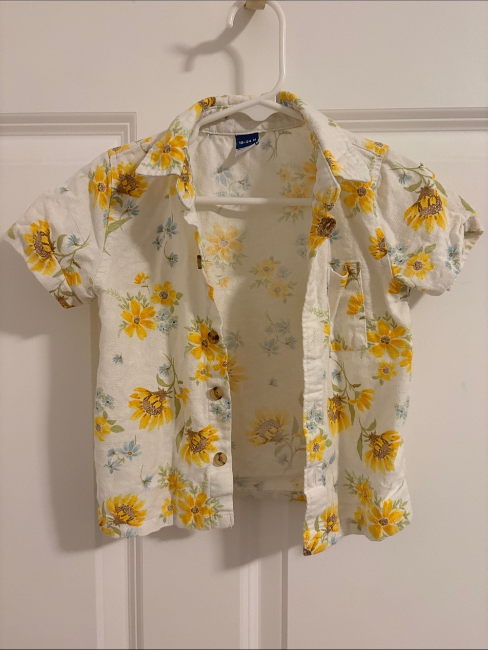 Old Navy Yellow Sunflower Short Sleeve Button-Down Shirt